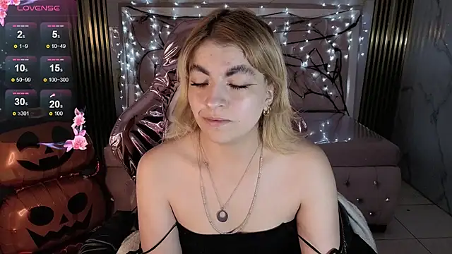 lili conor s online show from 10-22-25, 03:29