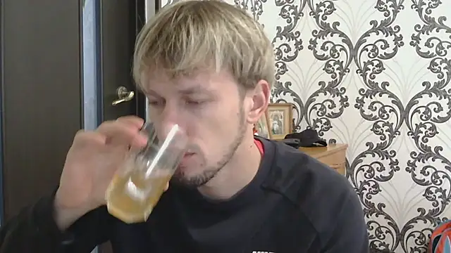 Snapshot of frama666 chatting on 10-05-25, 12:14 frama666 online show from 10-05-25, 12:14