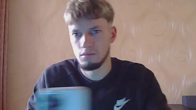 Snapshot of frama666 chatting on 10-24-25, 11:28 frama666 online show from 10-24-25, 11:28