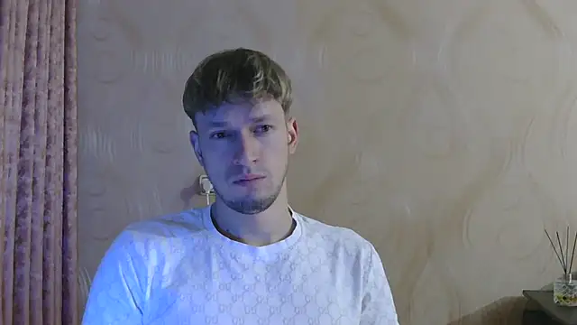 Snapshot of frama666 chatting on 11-06-25, 08:54 frama666 online show from 11-06-25, 08:54