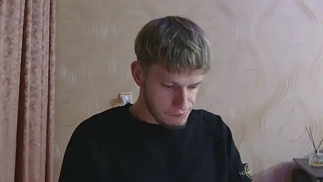 Snapshot of frama666 chatting on 11-11-25, 09:15 frama666 online show from 11-11-25, 09:15