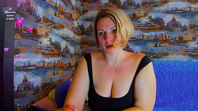 Snapshot of LadyLucky_ chatting on 03-13-25, 02:49 LadyLucky online show from 03-13-25, 02:49