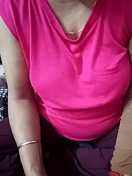 Snapshot of Shivani_7777 chatting on 09-19-25, 07:25 Shivani 7777 online show from 09-19-25, 07:25