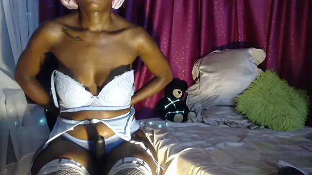 Snapshot of xxTatiannaxx chatting on 03-05-25, 02:14 xxTatiannaxx online show from 03-05-25, 02:14