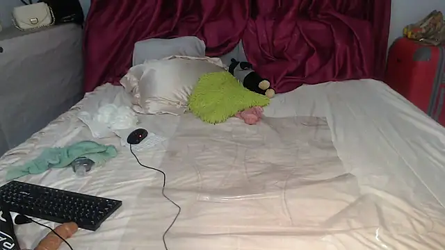 Snapshot of xxTatiannaxx chatting on 03-12-25, 02:41 xxTatiannaxx online show from 03-12-25, 02:41