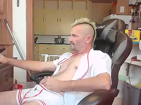 Snapshot of bigdozer25 chatting on 11-21-25, 08:51 bigdozer25 online show from 11-21-25, 08:51