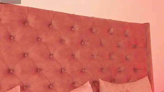 regina noctixx online show from 11-24-25, 10:31