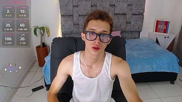 Snapshot of skinny_bigcock02 chatting on 02-04-26, 08:58 skinny bigcock02 online show from 02-04-26, 08:58