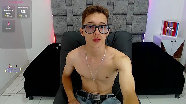 Snapshot of skinny_bigcock02 chatting on 02-13-26, 08:38 skinny bigcock02 online show from 02-13-26, 08:38