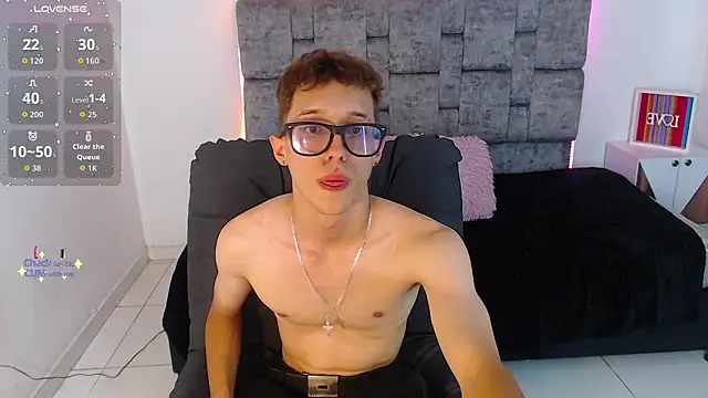 Snapshot of skinny_bigcock02 chatting on 02-18-26, 09:11 skinny bigcock02 online show from 02-18-26, 09:11