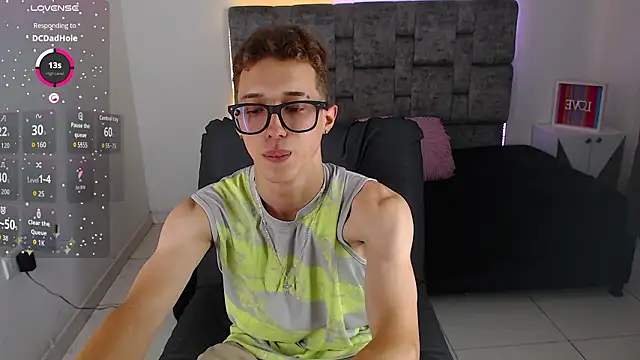 Snapshot of skinny_bigcock02 chatting on 02-21-26, 08:10 skinny bigcock02 online show from 02-21-26, 08:10