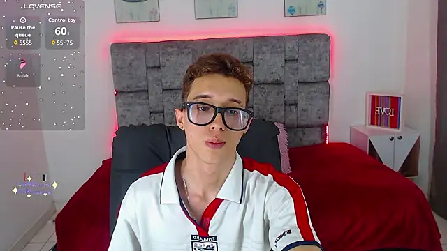 Snapshot of skinny_bigcock02 chatting on 02-27-26, 09:37 skinny bigcock02 online show from 02-27-26, 09:37