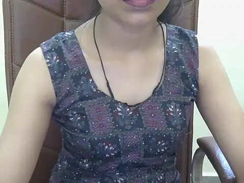 Cute Pihu01 online show from 10-02-25, 06:04