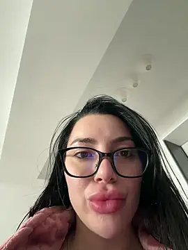 Mia Splash online show from 02-18-26, 12:01