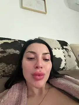 Snapshot of Mia_Splash chatting on 03-08-26, 02:10 Mia Splash online show from 03-08-26, 02:10