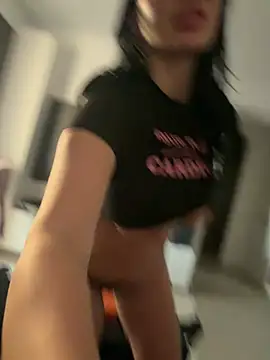 Snapshot of Mia_Splash chatting on 03-12-26, 03:51 Mia Splash online show from 03-12-26, 03:51