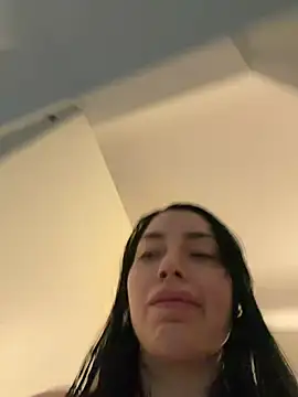 Snapshot of Mia_Splash chatting on 03-18-26, 01:14 Mia Splash online show from 03-18-26, 01:14