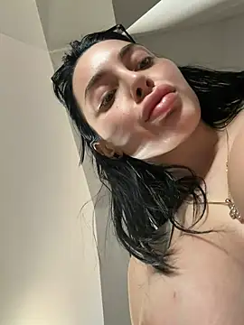 Snapshot of Mia_Splash chatting on 04-13-26, 11:16 Mia Splash online show from 04-13-26, 11:16