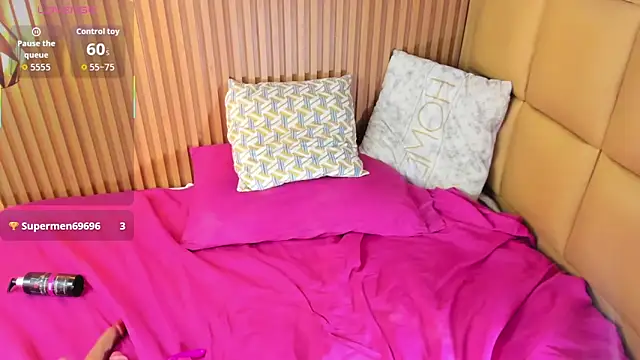 Snapshot of MEGANZARICK chatting on 10-11-25, 12:43 MEGANZARICK online show from 10-11-25, 12:43