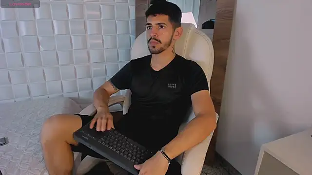 AlejandroStormm online show from 10-13-25, 09:15