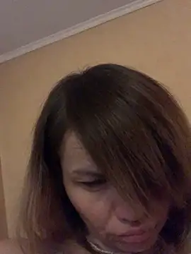 Ella Pearlie online show from 03-01-25, 01:11