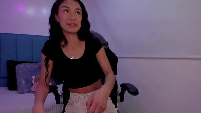 Snapshot of Anniie__Evans chatting on 10-07-25, 02:36 Anniie Evans online show from 10-07-25, 02:36