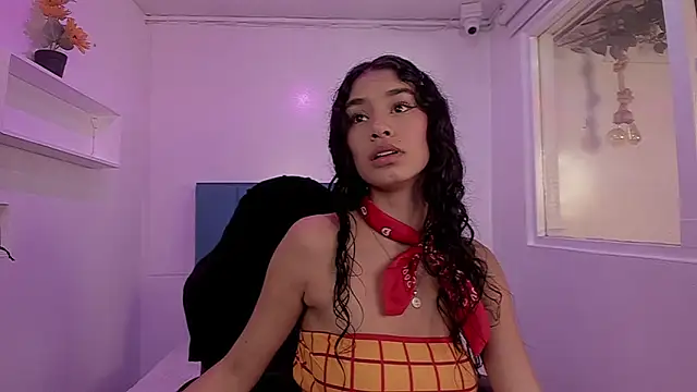 Snapshot of Anniie__Evans chatting on 10-31-25, 04:13 Anniie Evans online show from 10-31-25, 04:13