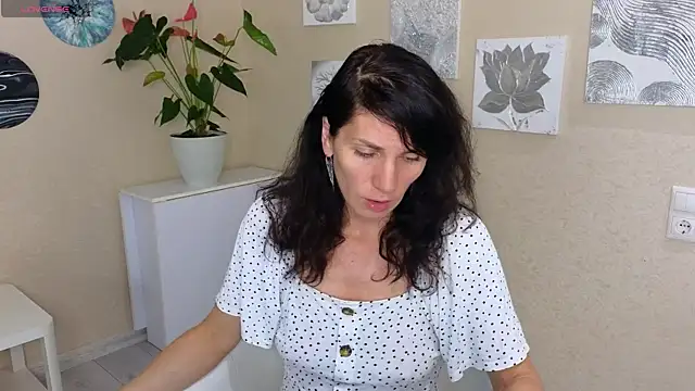Snapshot of mylady_xenia chatting on 10-05-25, 05:44 mylady xenia online show from 10-05-25, 05:44