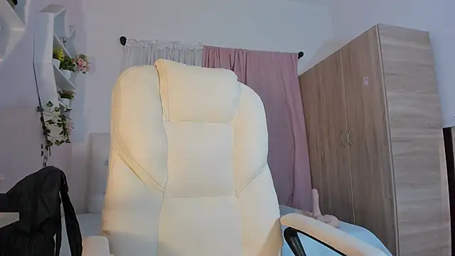 Emma lorense22 online show from 10-15-25, 06:52