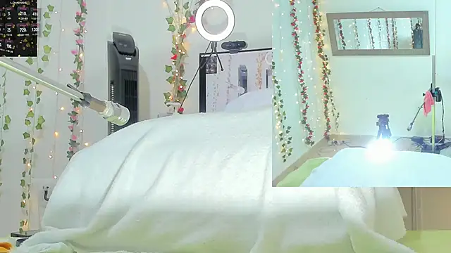 Genesis Love   online show from 10-18-25, 09:32