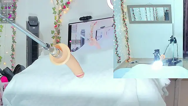 Genesis Love   online show from 10-31-25, 09:32