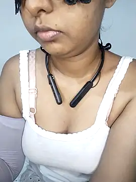 Snapshot of Ashugril_hot chatting on 10-19-25, 05:41 Ashugril hot online show from 10-19-25, 05:41