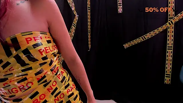 Laura Bonnet  online show from 10-31-25, 03:13