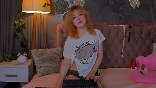 EmilyAngells online show from 12-22-25, 06:43