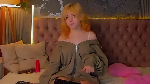 EmilyAngells online show from 02-11-26, 07:57