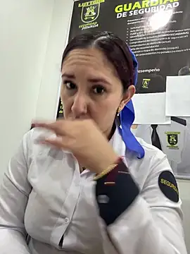 Snapshot of Megan-01- chatting on 02-11-26, 11:37 Megan-01- online show from 02-11-26, 11:37