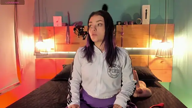 Snapshot of ChloeAllennn chatting on 11-10-25, 12:20 ChloeAllennn online show from 11-10-25, 12:20