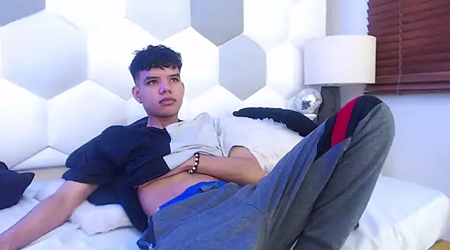 Axel Forte online show from 03-08-25, 01:03