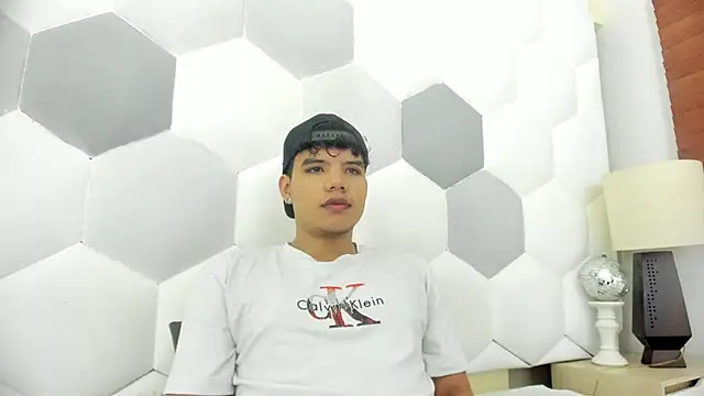 Axel Forte online show from 12-14-25, 01:16