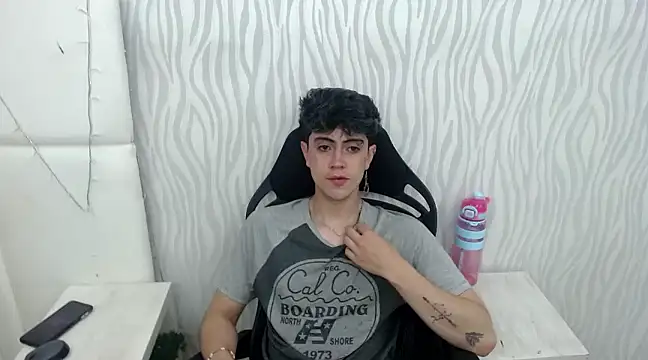 Snapshot of star_boyxx chatting on 02-28-25, 07:14 star boyxx online show from 02-28-25, 07:14