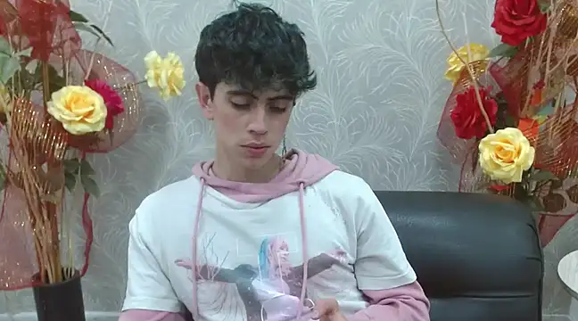 Snapshot of star_boyxx chatting on 03-17-25, 07:58 star boyxx online show from 03-17-25, 07:58