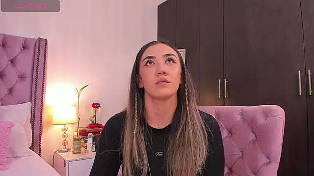 natashaleightt online show from 11-14-25, 11:24