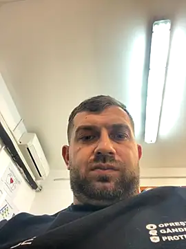 Snapshot of daniel21p chatting on 11-17-25, 02:28 daniel21p online show from 11-17-25, 02:28