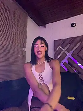 Snapshot of MichelleDiaz_Pink chatting on 09-25-25, 04:05 MichelleDiaz Pink online show from 09-25-25, 04:05