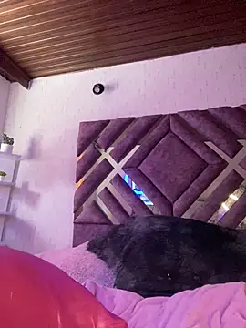 Snapshot of MichelleDiaz_Pink chatting on 10-13-25, 12:05 MichelleDiaz Pink online show from 10-13-25, 12:05