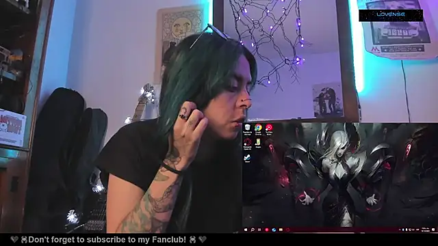 Hisato111 online show from 10-19-25, 12:39