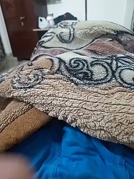 Snapshot of Delhi_BoyBigcock chatting on 12-18-25, 04:07 Delhi BoyBigcock online show from 12-18-25, 04:07