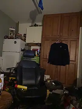 Polaroid White online show from 11-18-25, 10:47