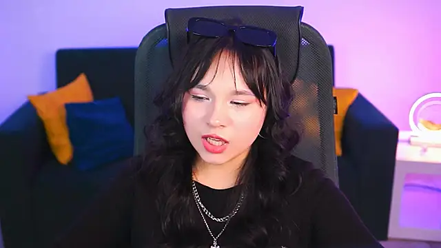 HanaWise online show from 02-25-25, 02:33