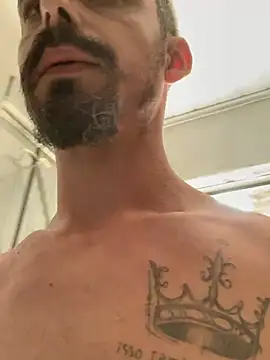 Snapshot of aBatedor chatting on 02-21-25, 01:44 aBatedor online show from 02-21-25, 01:44